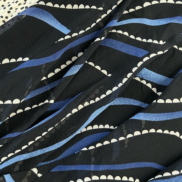 Chico’s Y2K Silk Flowy Blue and Black Striped Pattern Midi Skirt Women’s Size 0 - Picture 4 of 5